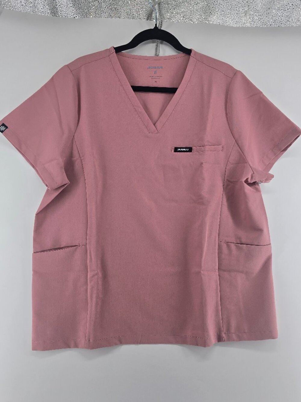 NWOT Jaanuu Neo Classic Scrub Top - Size XL